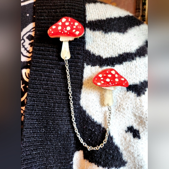 NIB 2020 The Spore The Merrier Erstwilder Double Brooch Cardigan - Picture 10 of 10